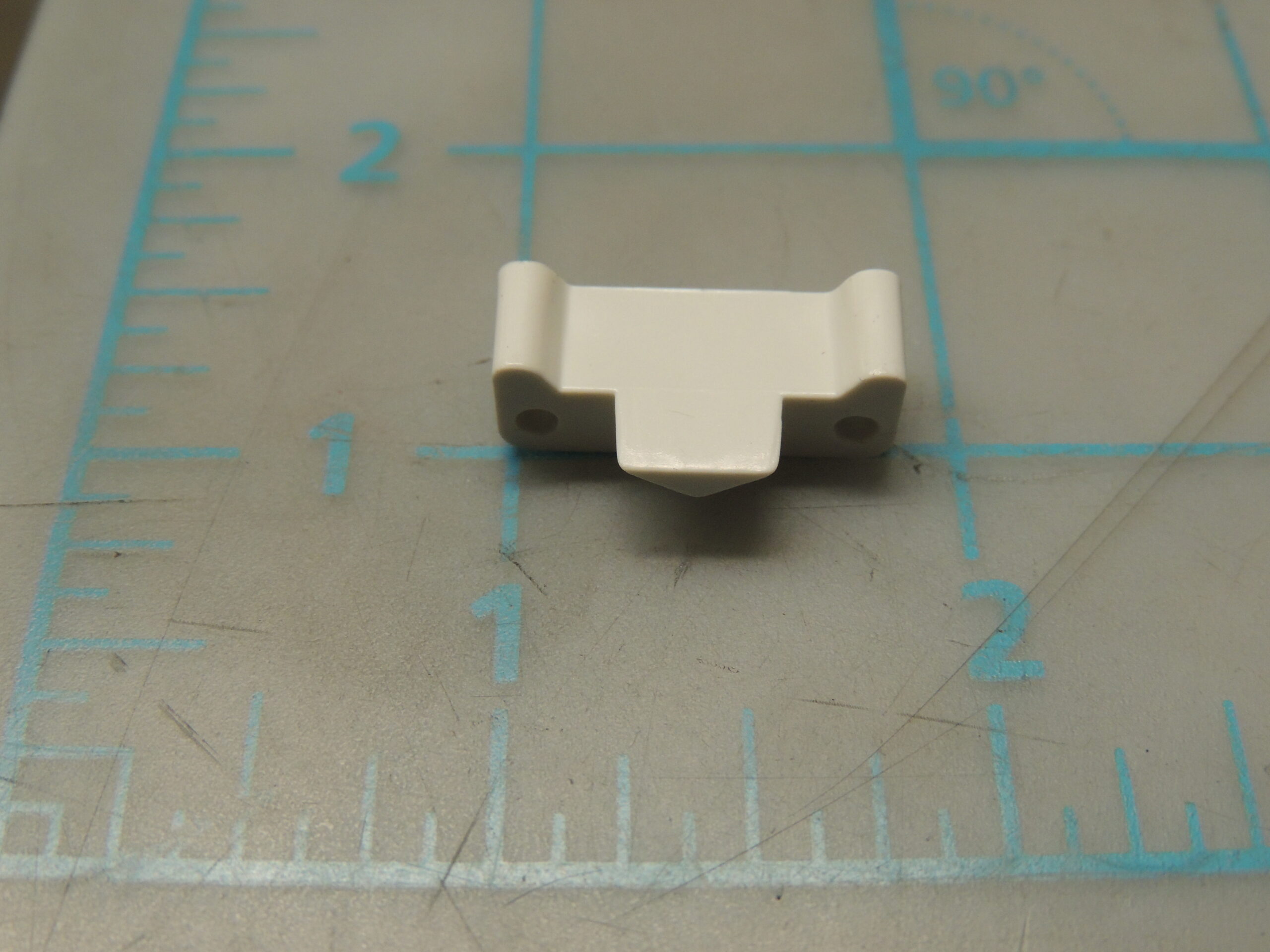 1.01.004A.002 DIM CONNECTOR