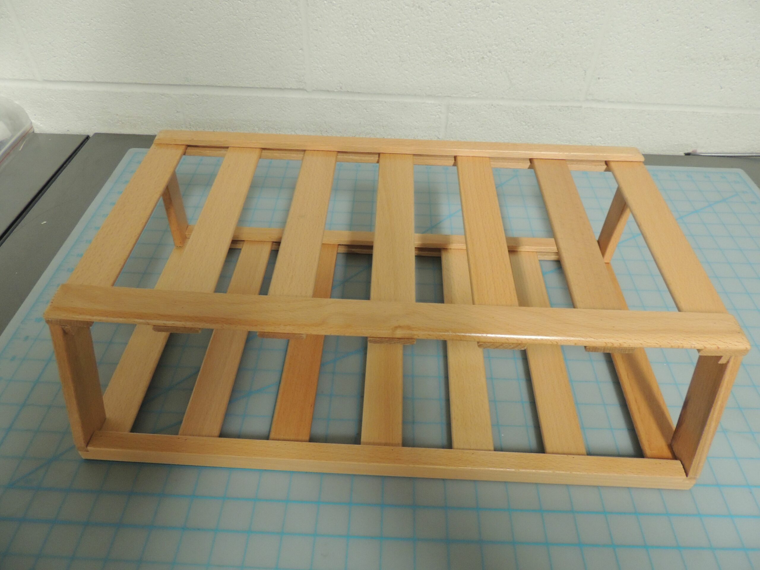 1.05.10.01.004 DWC WODN WINE RCK III ST