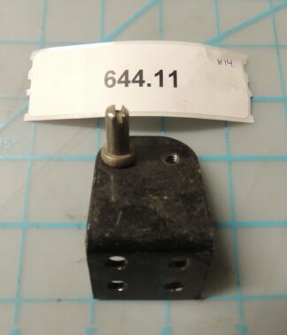 DKC644/645BLS LWR HINGE ASSY