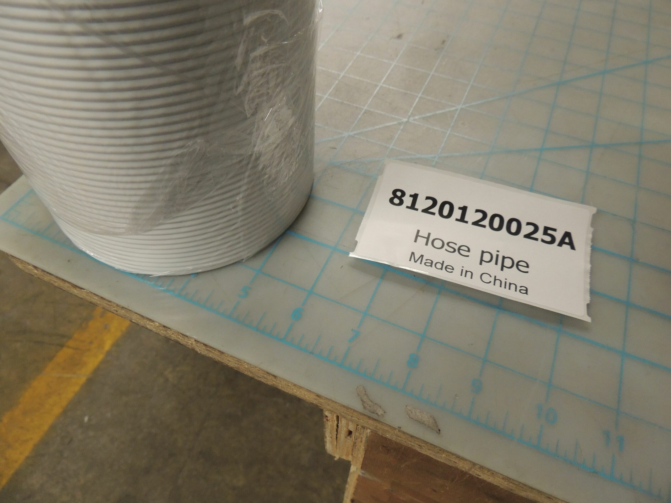 8120120025A Hose pipe