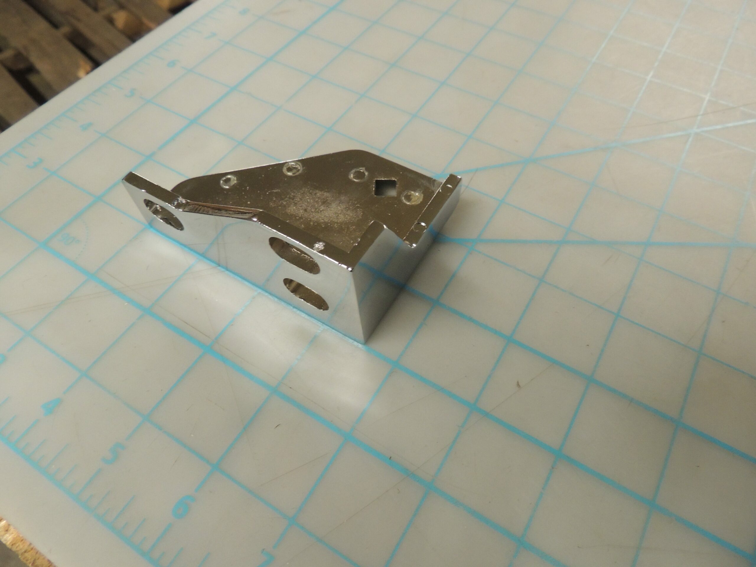 CFD1RR-05 BTM RGHT HNG