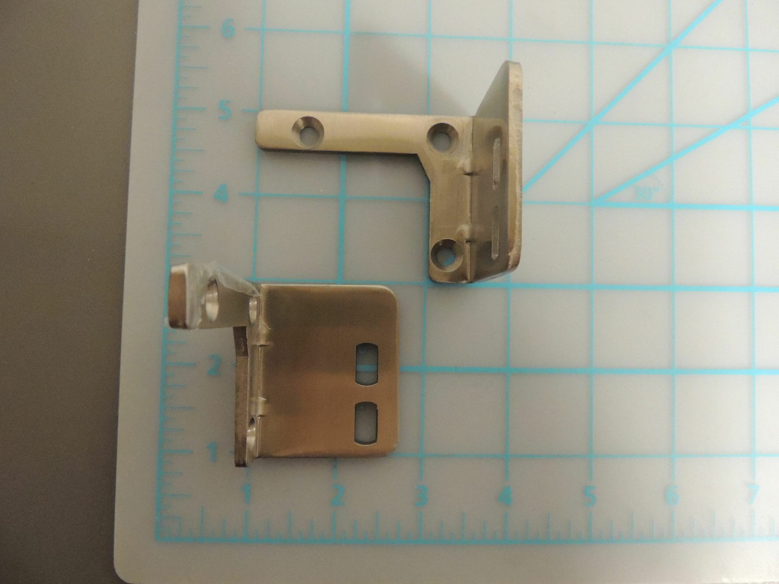 DG14-172-SR DBC162 LOWER HINGE MODULE