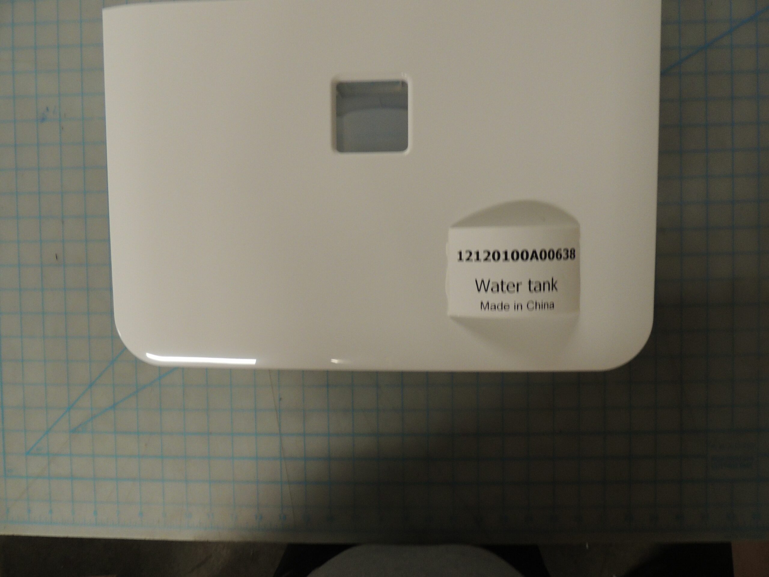 12120100A00638 Water tank