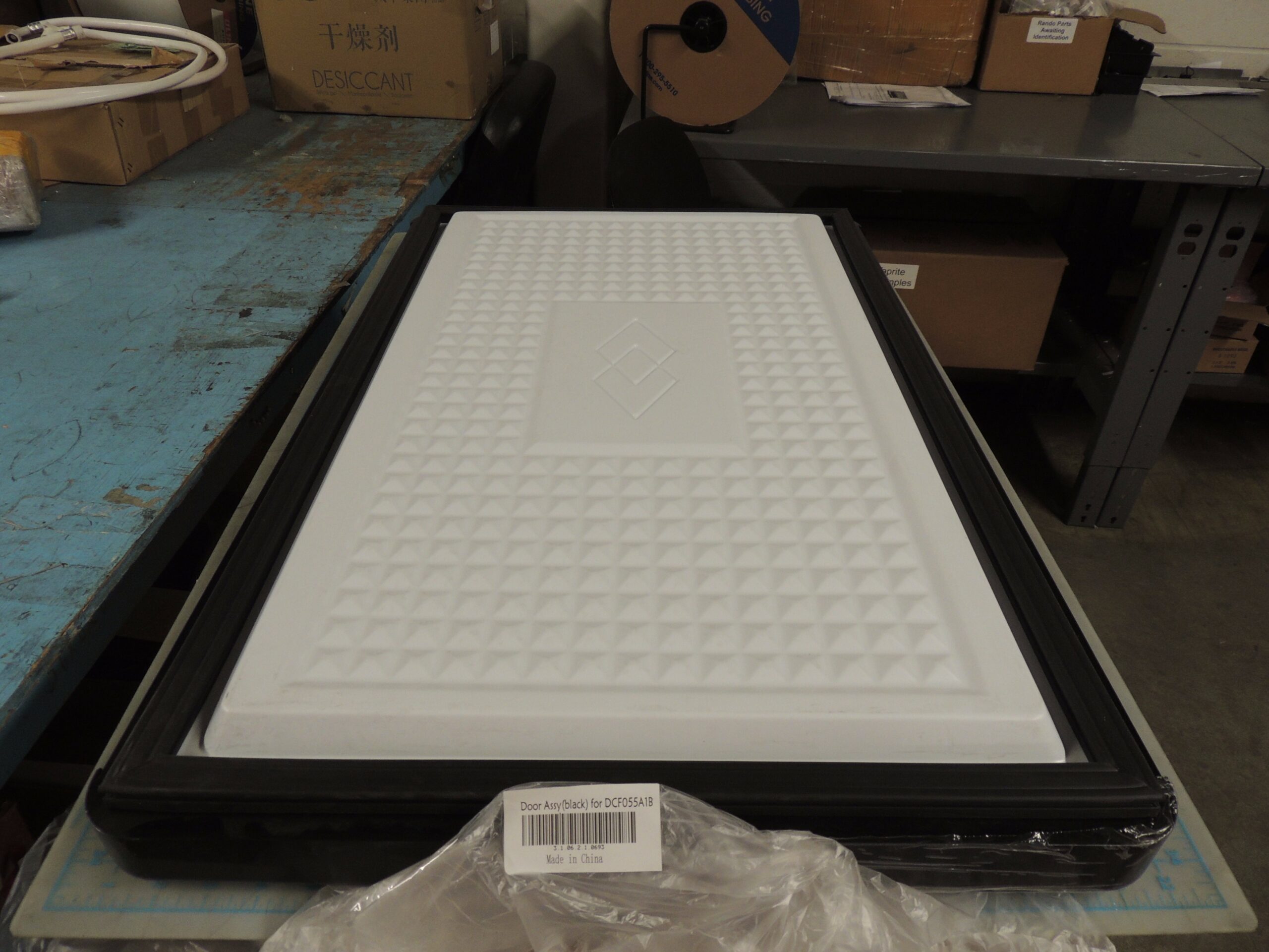 3.1.06.2.1.0693 Door Assy(black) for DCF055A1B