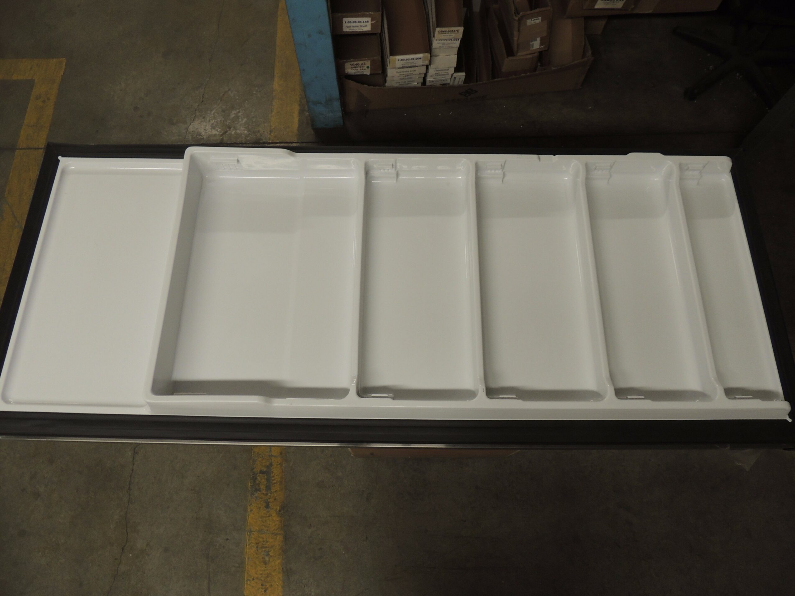 3.2.05.2.01.0487 Door Assy(JC580)