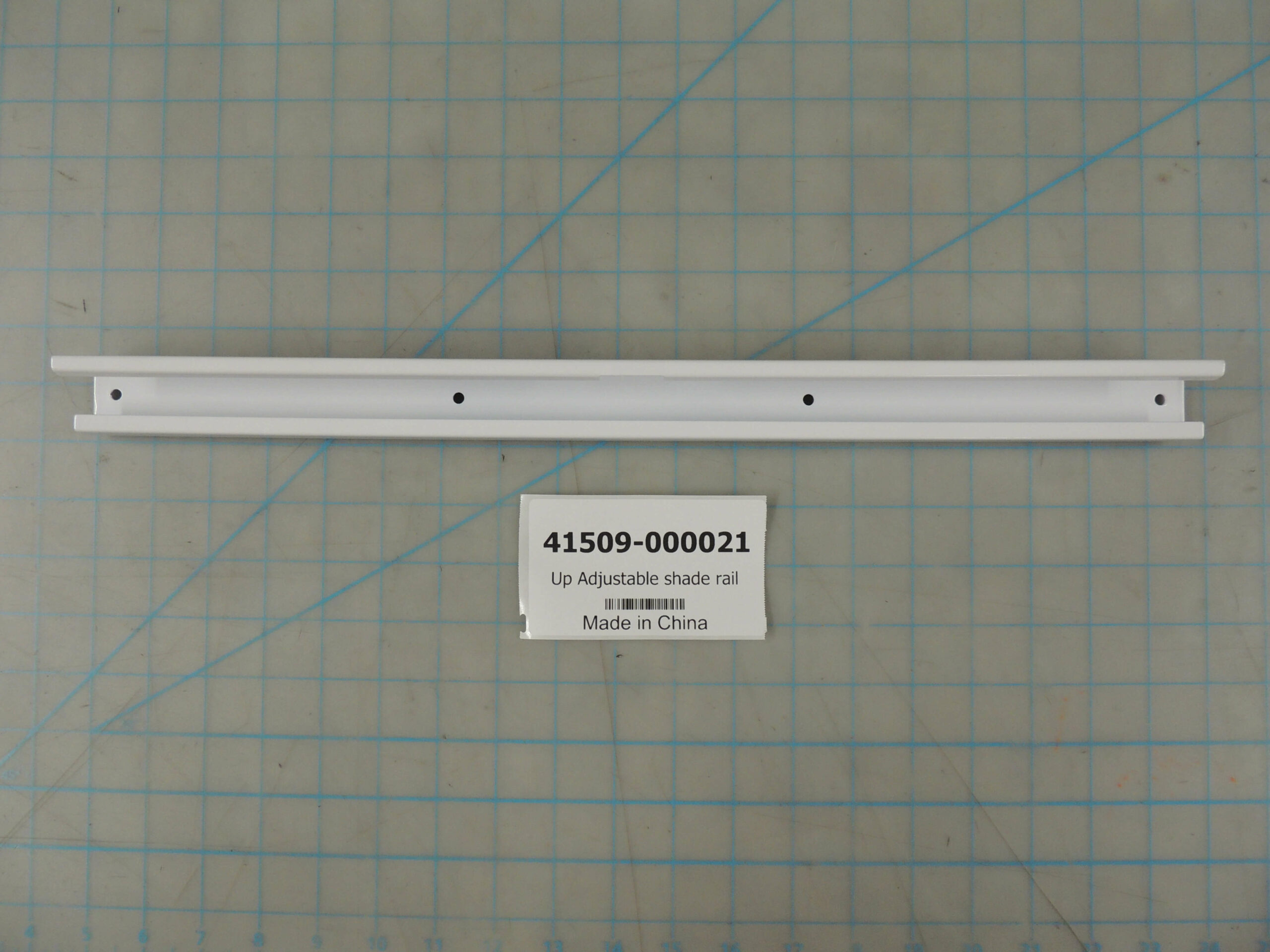 41509-000021 Up Adjustable shade rail