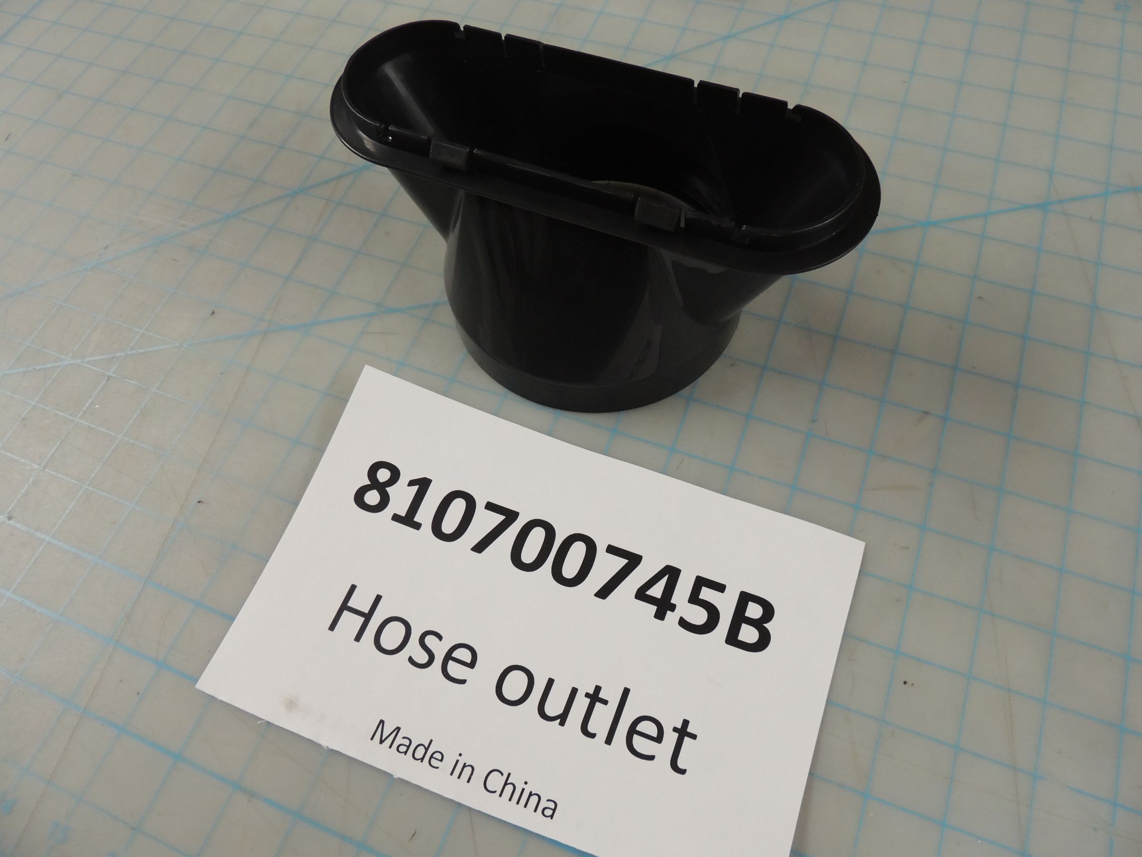 810700745B Hose outlet